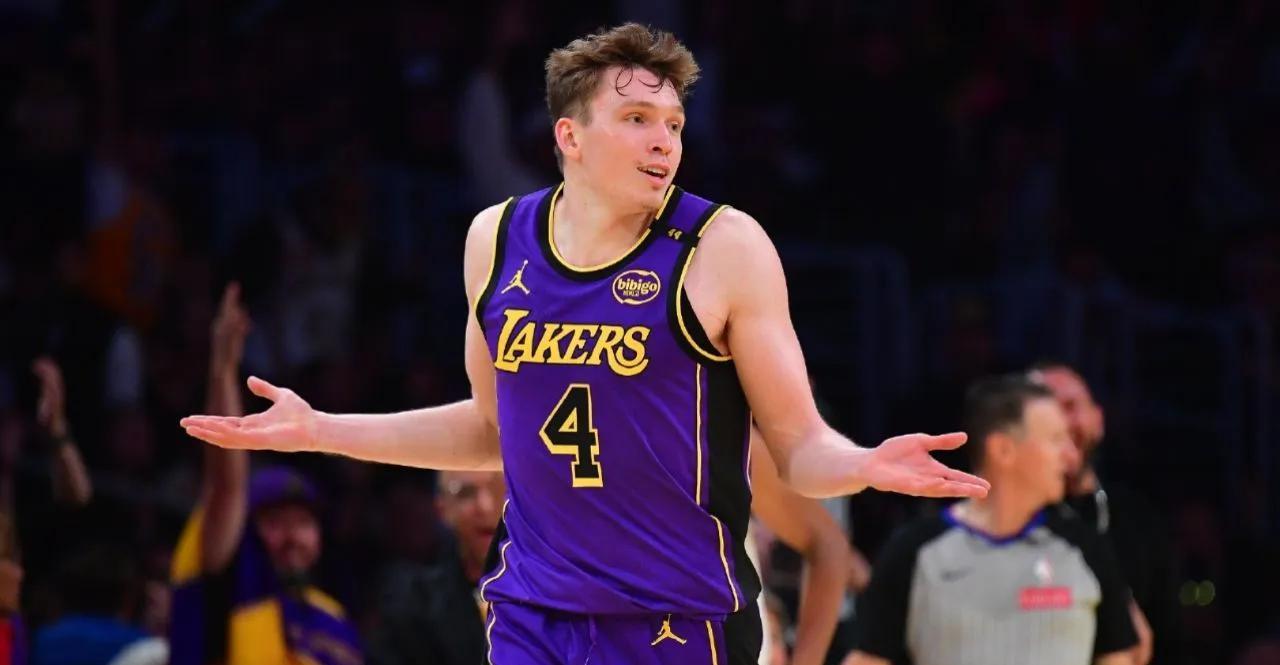 开云官网-穆雷迎来五赛季出色发挥，切尔西观众热烈欢呼！-开云官网