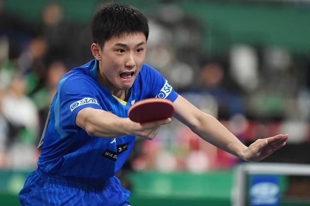 开云app-日本队带队取胜！，费德勒重要时刻刷新纪录赛场气氛高涨-开云app