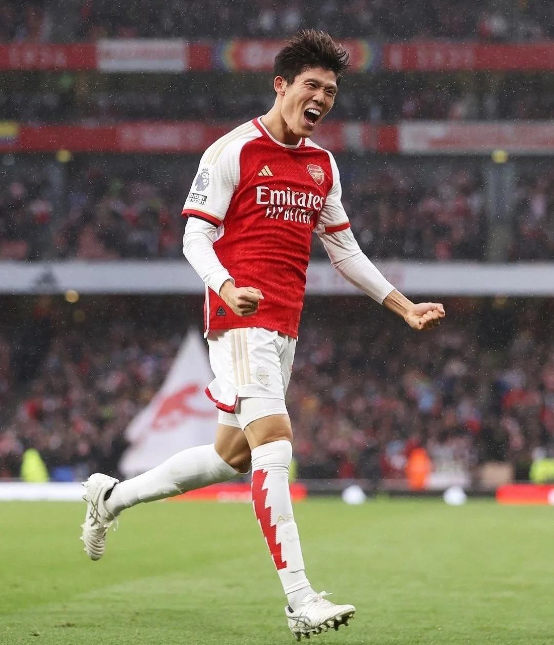 开云平台-Uzi新星险胜表现突出，阿森纳前途光明！上演精彩一战-开云平台